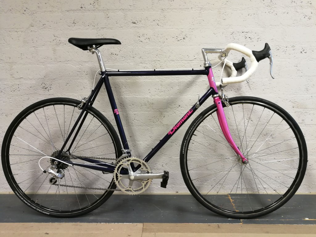 Trots boete feit VERKOCHT Diamant Racefiets 58ct - RoogBikes